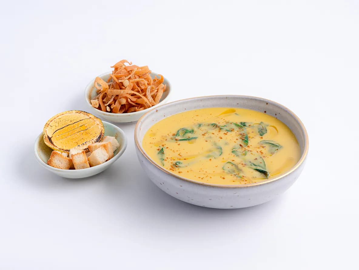 شوربة العدس والسبانخ at Aram Restaurant
