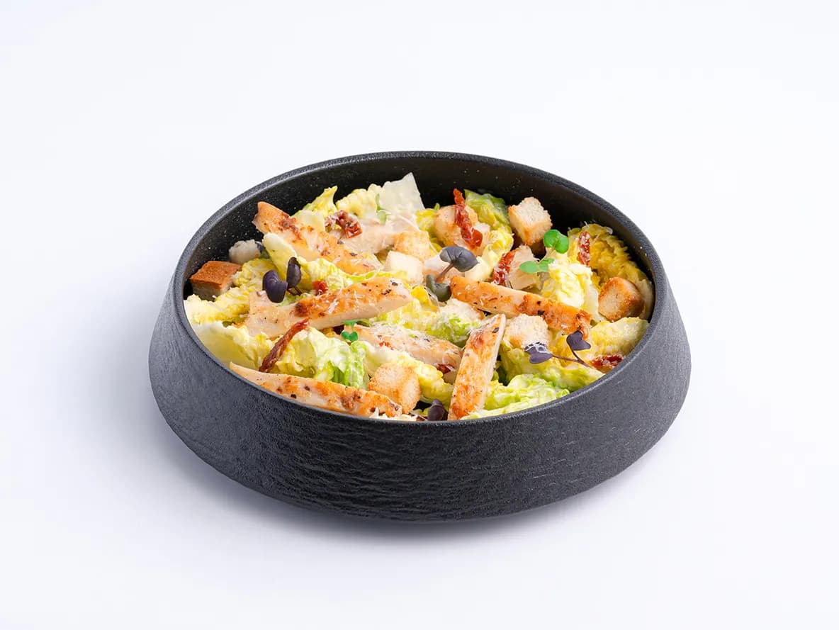 سلطة سيزر بالدجاج at Aram Restaurant