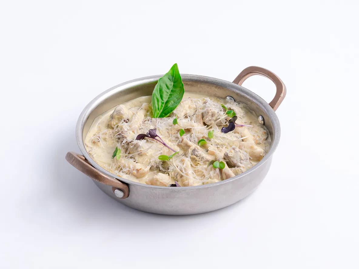 لحم بصوص البيستو الكريمي at Aram Restaurant