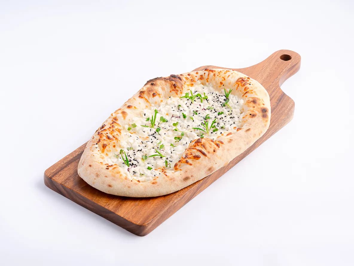 منقوشة الأجبان المشكلة at Aram Restaurant