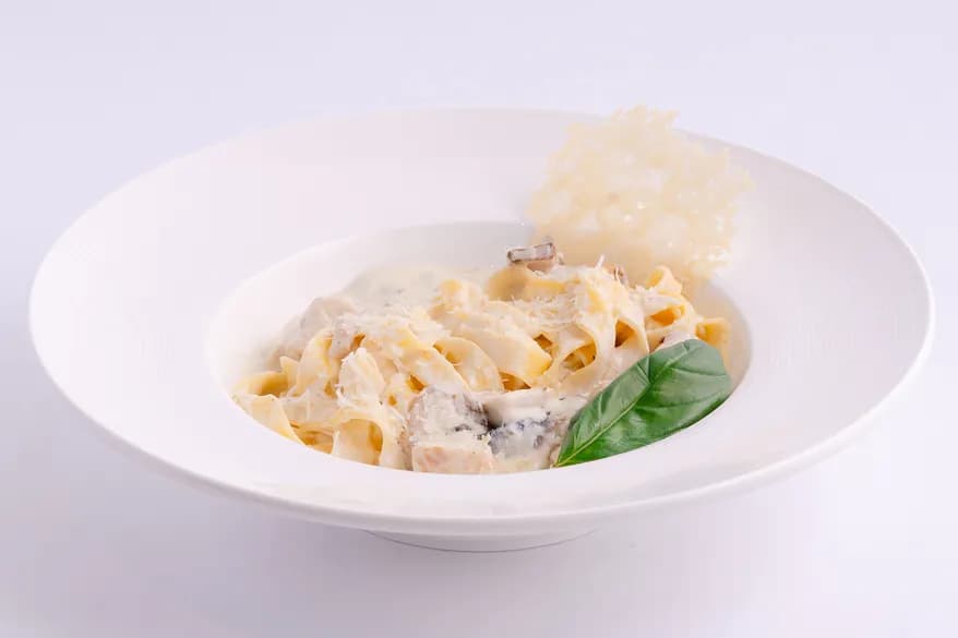 Fettuccine Alfredo with Chicken at Aram Restaurant